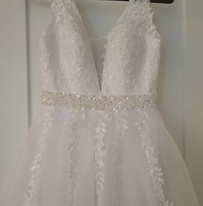 Size 6 White Wedding Dress